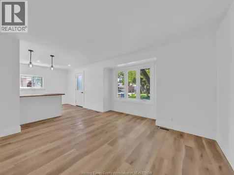 1532 Tourangeau Road Windsor ON N8Y 4J4