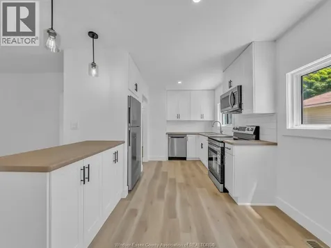 1532 Tourangeau Road Windsor ON N8Y 4J4