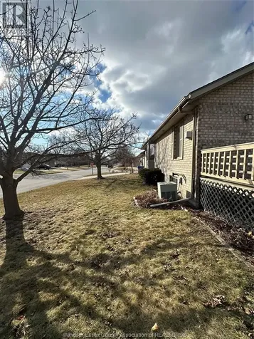 51 Santos Drive Kingsville ON N9Y 3Z5