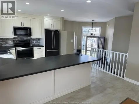 51 Santos Drive Kingsville ON N9Y 3Z5