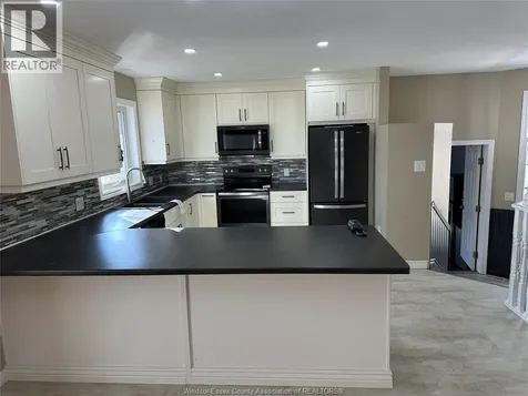 51 Santos Drive Kingsville ON N9Y 3Z5