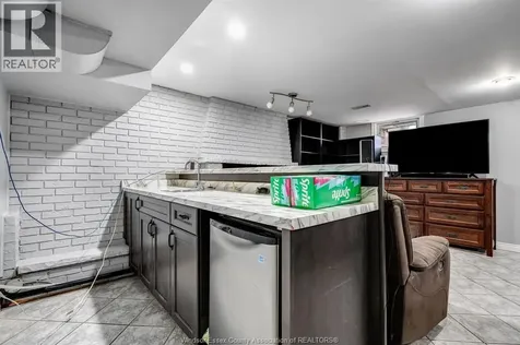 2332 Parent Avenue Windsor ON N8W 2E5