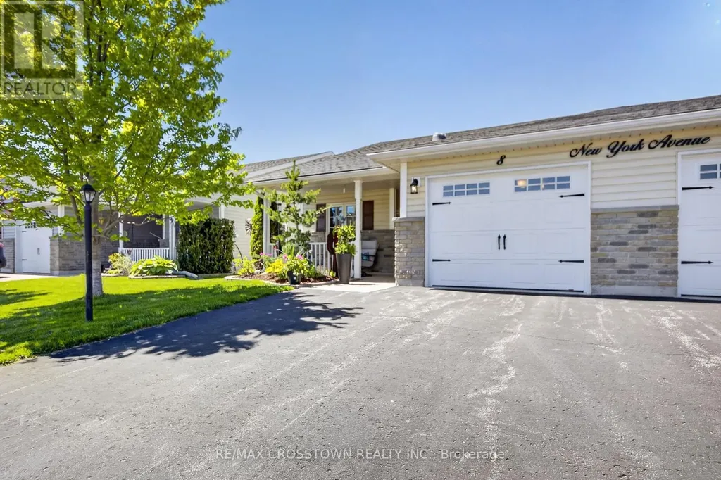 8 New York Avenue Wasaga Beach ON L9Z 3A8