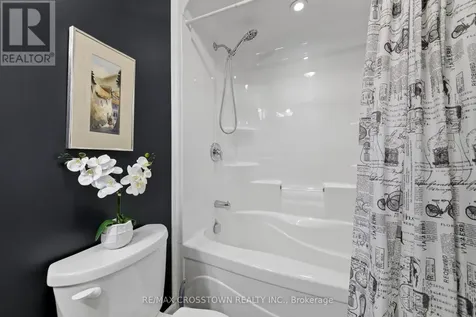 8 New York Avenue Wasaga Beach ON L9Z 3A8