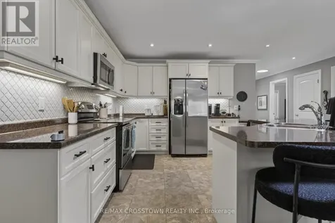 8 New York Avenue Wasaga Beach ON L9Z 3A8