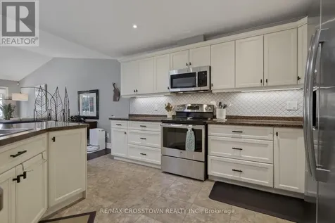 8 New York Avenue Wasaga Beach ON L9Z 3A8