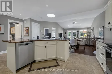 8 New York Avenue Wasaga Beach ON L9Z 3A8