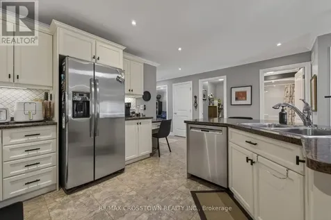 8 New York Avenue Wasaga Beach ON L9Z 3A8