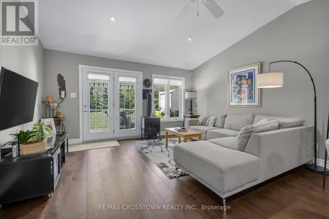 8 New York Avenue Wasaga Beach ON L9Z 3A8