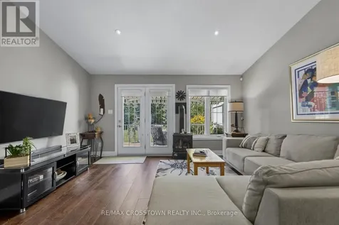 8 New York Avenue Wasaga Beach ON L9Z 3A8