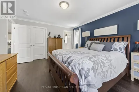 8 New York Avenue Wasaga Beach ON L9Z 3A8