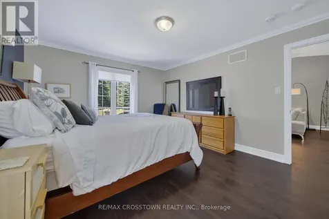 8 New York Avenue Wasaga Beach ON L9Z 3A8