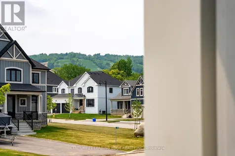 102 Reed Way Blue Mountains ON L9Y 4P5