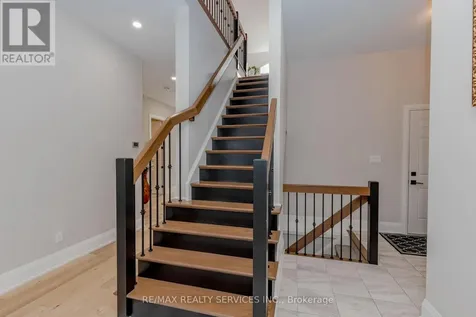 130 Pondcliffe Drive Kitchener ON N2R 0M4