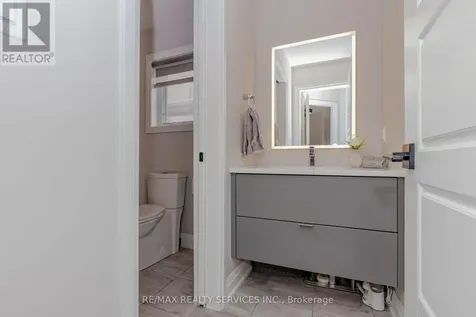 130 Pondcliffe Drive Kitchener ON N2R 0M4