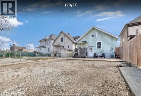 1368 Erie Street East Windsor ON N9A 3Z7