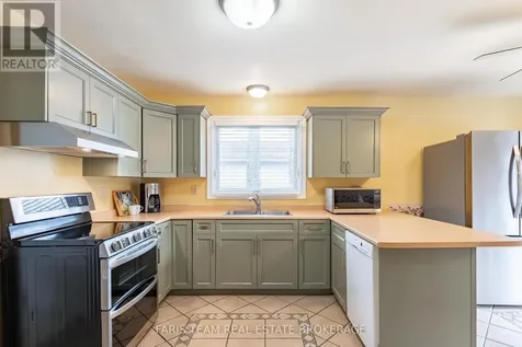 1 Hallen Drive Penetanguishene ON L9M 1G2