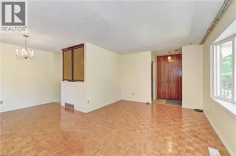106 Kimberly Crescent Kitchener ON N2E 1C9