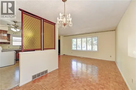 106 Kimberly Crescent Kitchener ON N2E 1C9