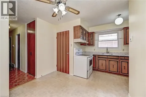 106 Kimberly Crescent Kitchener ON N2E 1C9