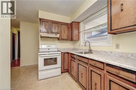 106 Kimberly Crescent Kitchener ON N2E 1C9