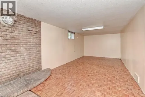 106 Kimberly Crescent Kitchener ON N2E 1C9
