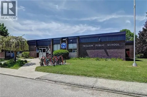 106 Kimberly Crescent Kitchener ON N2E 1C9