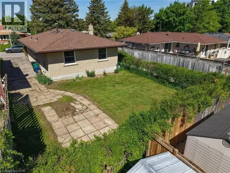 106 Kimberly Crescent Kitchener ON N2E 1C9