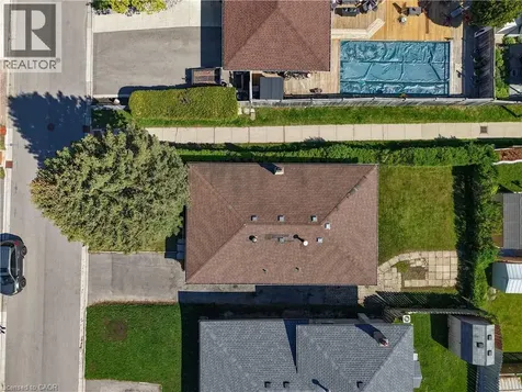 106 Kimberly Crescent Kitchener ON N2E 1C9