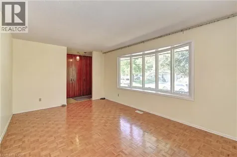 106 Kimberly Crescent Kitchener ON N2E 1C9
