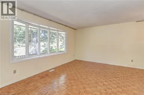 106 Kimberly Crescent Kitchener ON N2E 1C9