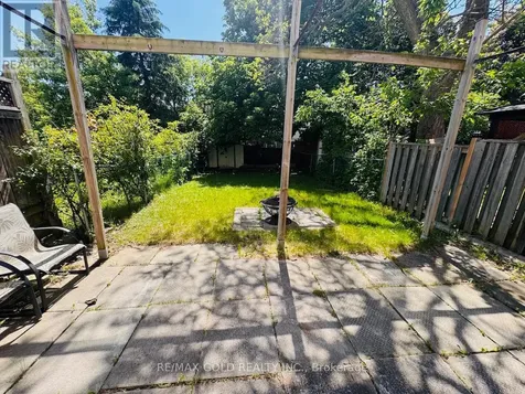 18 Peterson Court Brampton (heart Lake East) ON L6Z 1K6