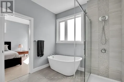 40 Byron Avenue Ottawa ON K1Y 3J1