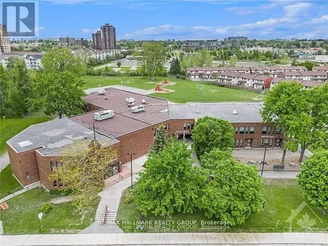 84 Paddington Street Ottawa ON K1V 0S9