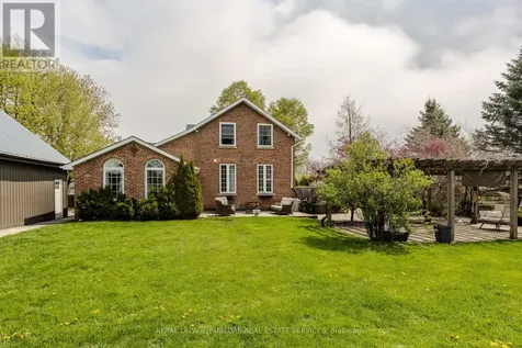 351 Rock Chapel Road Hamilton ON L9H 5E2