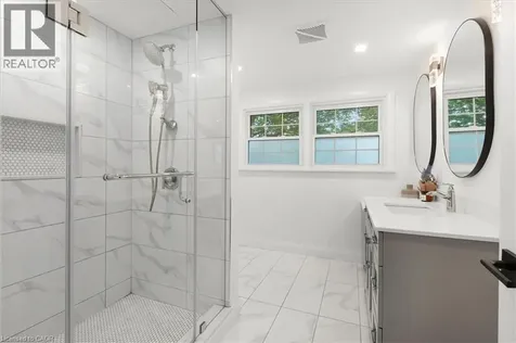 17 Highland Crescent Cambridge ON N1S 1L5