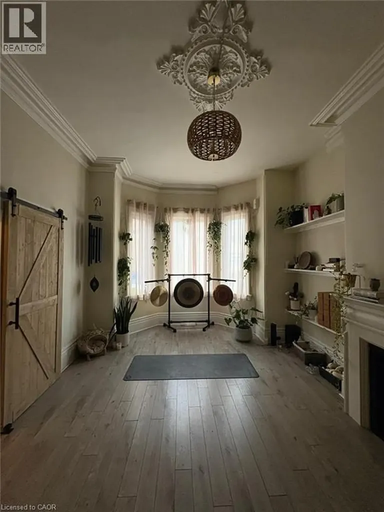 842 King Street West Toronto ON M5V 1P1