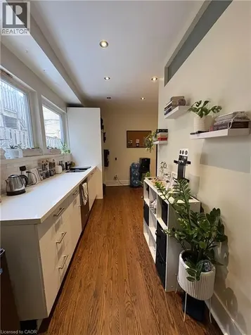842 King Street West Toronto ON M5V 1P1