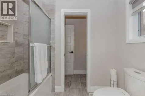 130 Pondcliffe Drive Kitchener ON N2R 0M4