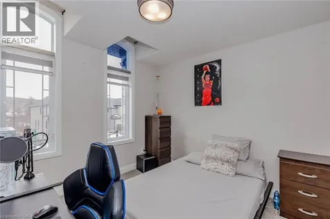 130 Pondcliffe Drive Kitchener ON N2R 0M4