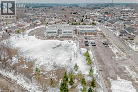130 Pondcliffe Drive Kitchener ON N2R 0M4