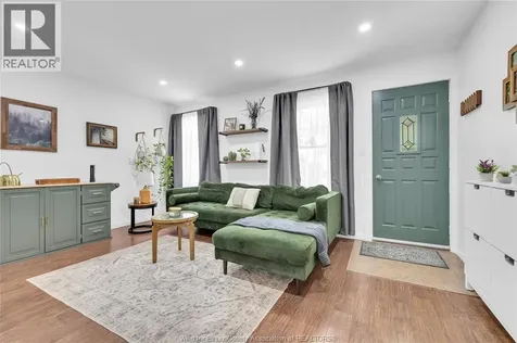 2362 Forest Windsor ON N8W 2G8