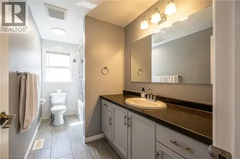423 Veronica Drive Kitchener ON N2A 4E9