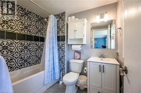 423 Veronica Drive Kitchener ON N2A 4E9