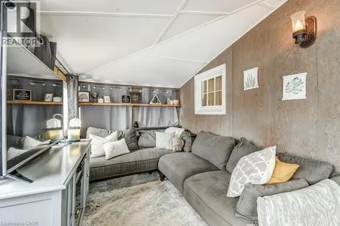 716 Sandy Bay Road Dunnville ON N1A 2W6