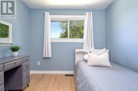26 Dickson Road Collingwood ON L9Y 2X3