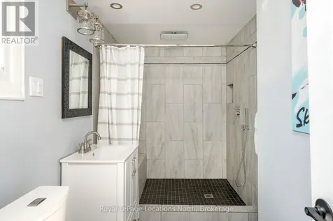 26 Dickson Road Collingwood ON L9Y 2X3