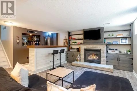 26 Dickson Road Collingwood ON L9Y 2X3
