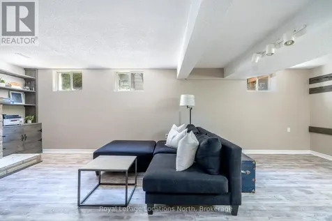 26 Dickson Road Collingwood ON L9Y 2X3