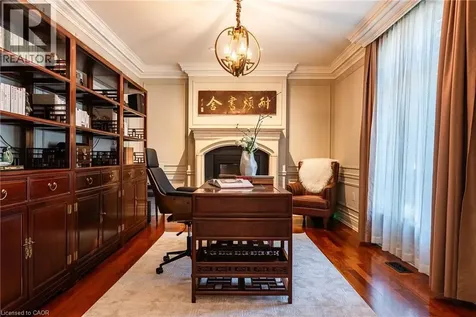 2096 Lakeshore Road East Oakville ON L6J 1M3